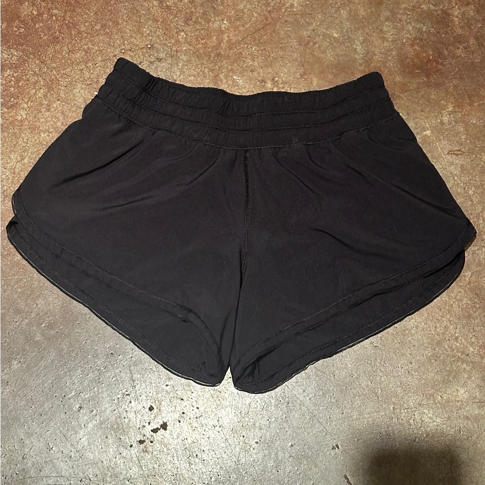 Lululemon Shorts, Size 2, 2.5 inch